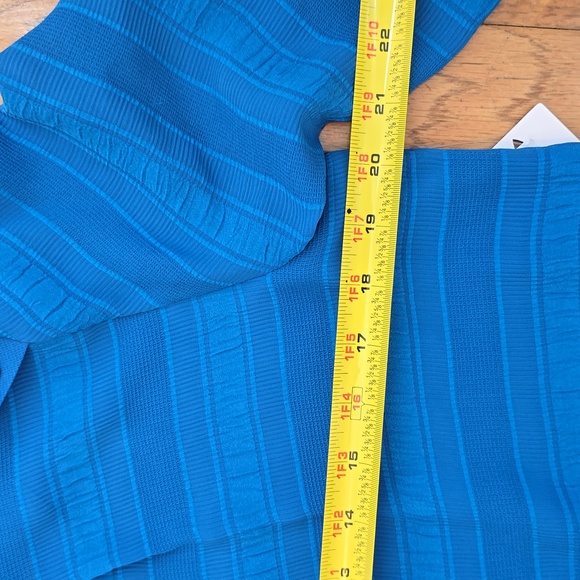 LIZ CLAIBORNE WOMEN'S BEAUTIFUL BLUE LONG SLEEVE TOP SIZE MEDIUM - Picture 11 of 16